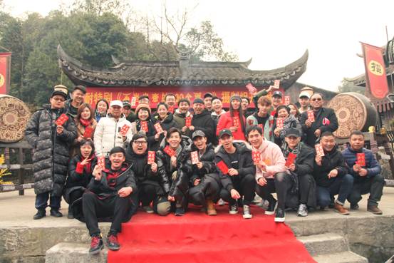 耐撕网剧《不当皇帝的100个理由》正式开机